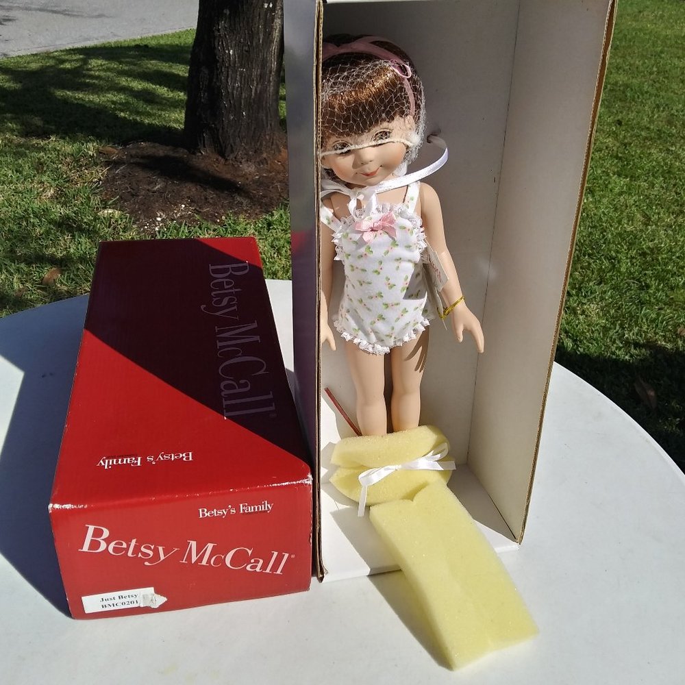 Just Betsy McCall Collector Doll by Robert Tonner 2002 Never Removed Mint Box